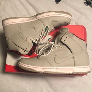 Near DS Nike Dunk Ultra